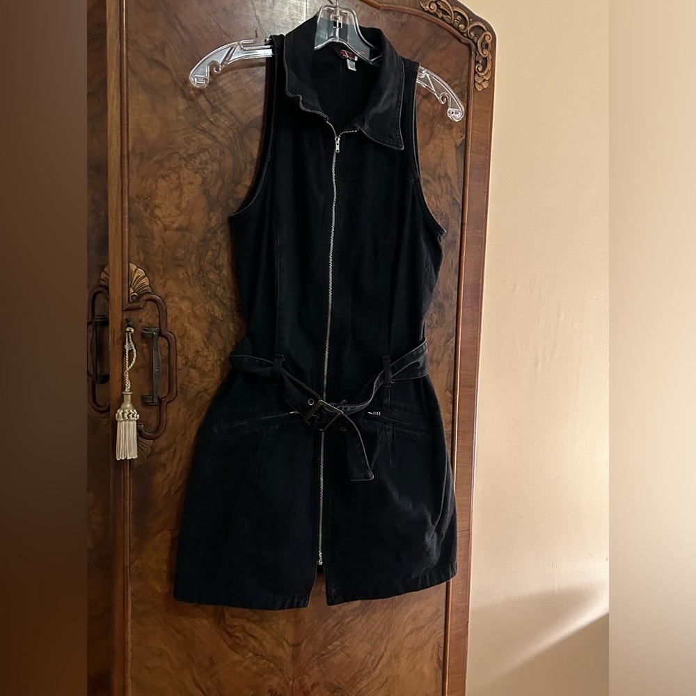Rare Vintage Guess Mod / Gogo / Y2K / 90's Belted Zip Front Mini Dress S/M USA